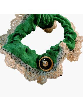 Green Lace  Armband Garter Saint Patricks Day Gold Black Button Luck of Irish
